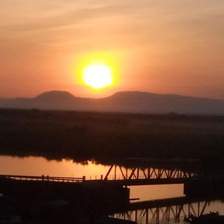 Tembo Safari Lodge Katunguru Eksteriør billede
