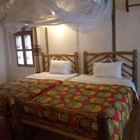Tembo Safari Lodge Katunguru Eksteriør billede