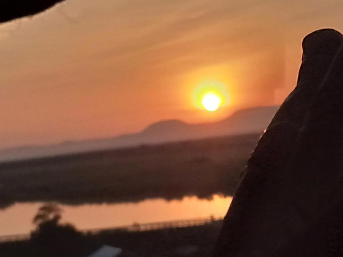 Tembo Safari Lodge Katunguru Eksteriør billede