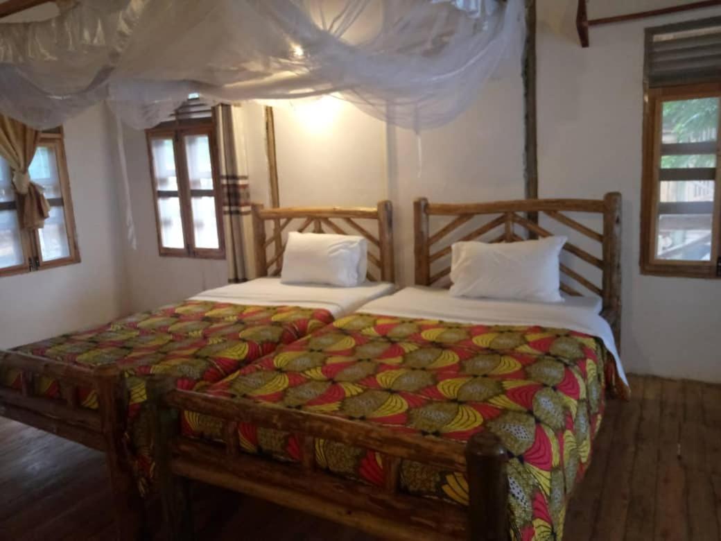 Tembo Safari Lodge Katunguru Eksteriør billede