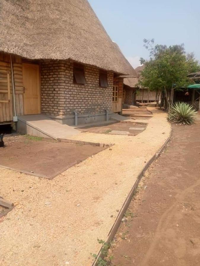 Tembo Safari Lodge Katunguru Eksteriør billede