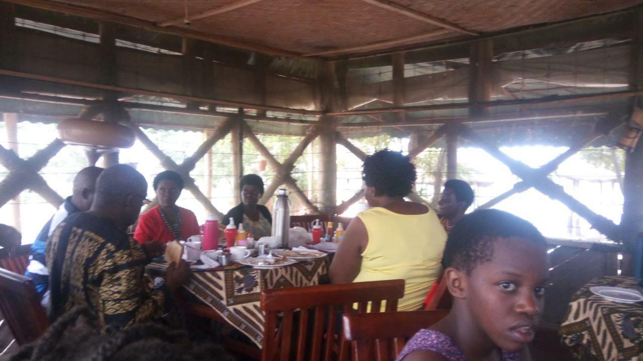Tembo Safari Lodge Katunguru Eksteriør billede