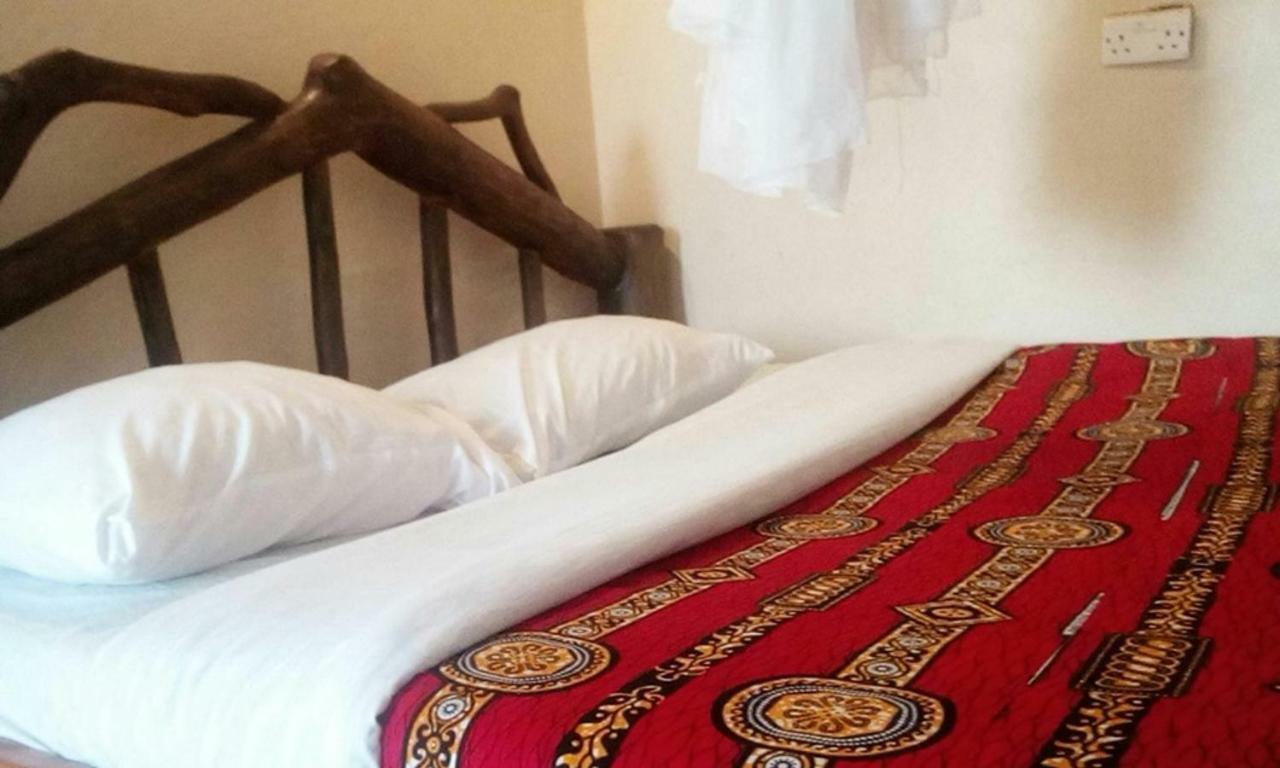 Tembo Safari Lodge Katunguru Eksteriør billede