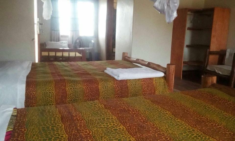 Tembo Safari Lodge Katunguru Eksteriør billede
