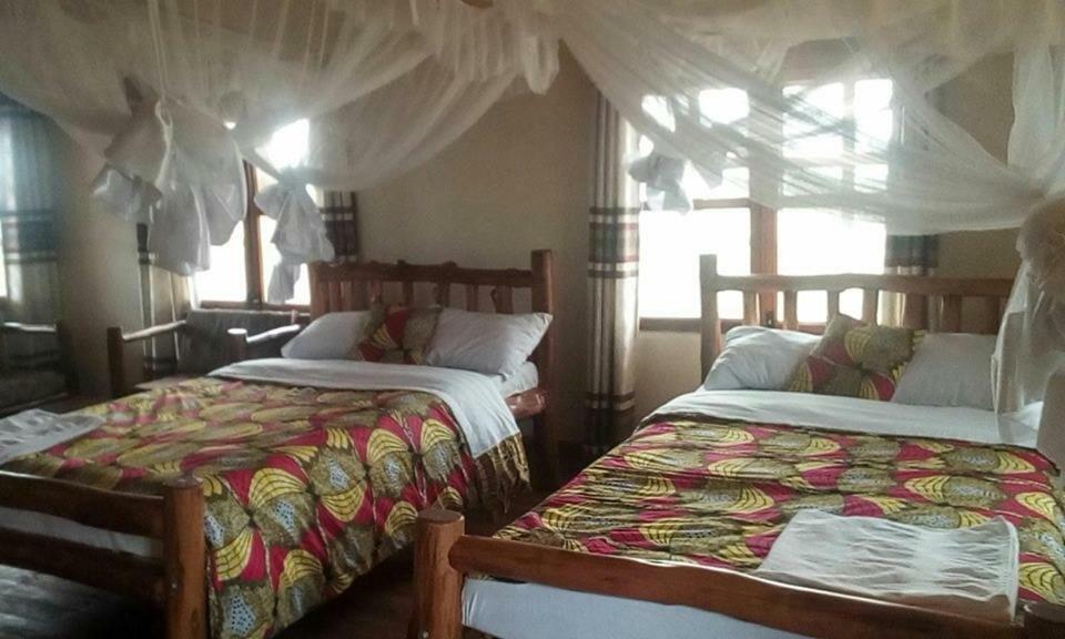 Tembo Safari Lodge Katunguru Eksteriør billede